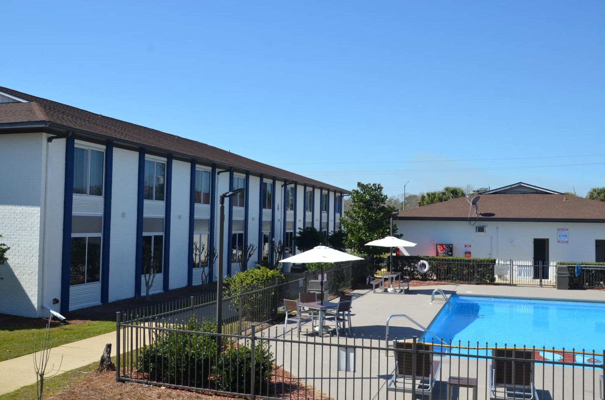 Americas Best Value Inn & Suites-Foley Bagian luar foto