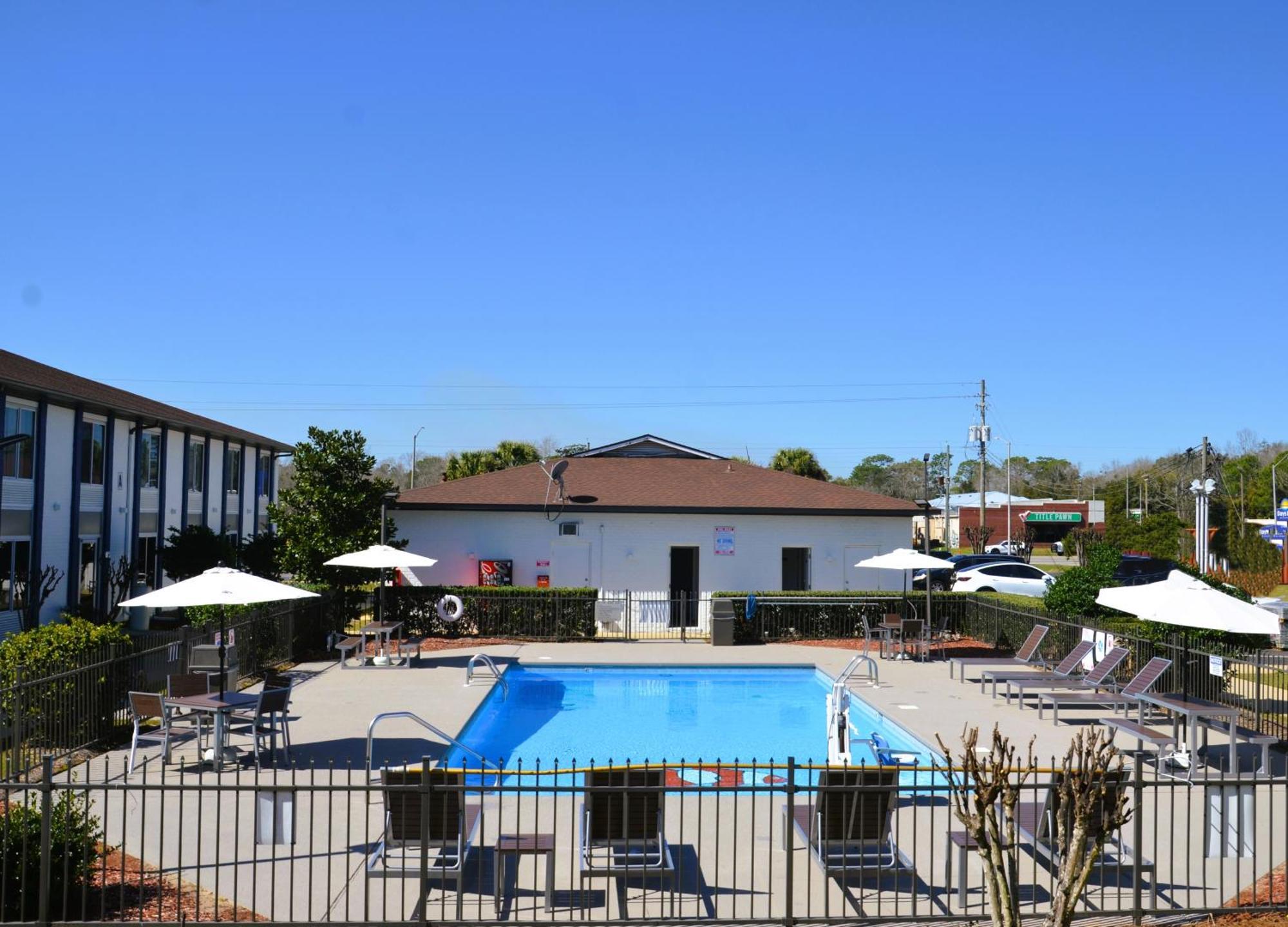 Americas Best Value Inn & Suites-Foley Bagian luar foto