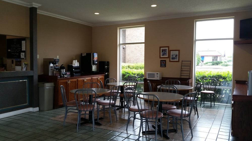 Americas Best Value Inn & Suites-Foley Bagian luar foto